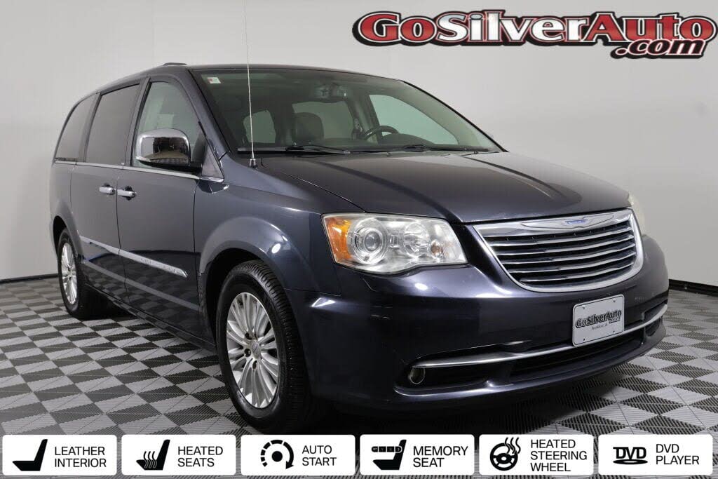 2014 Chrysler Town & Country Limited FWD
