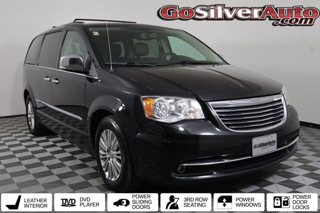 2015 Chrysler Town & Country Touring-L FWD