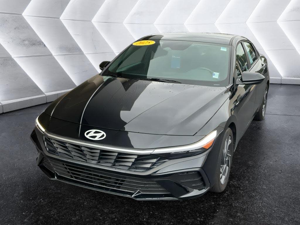 2025 Hyundai Elantra SEL Sport FWD