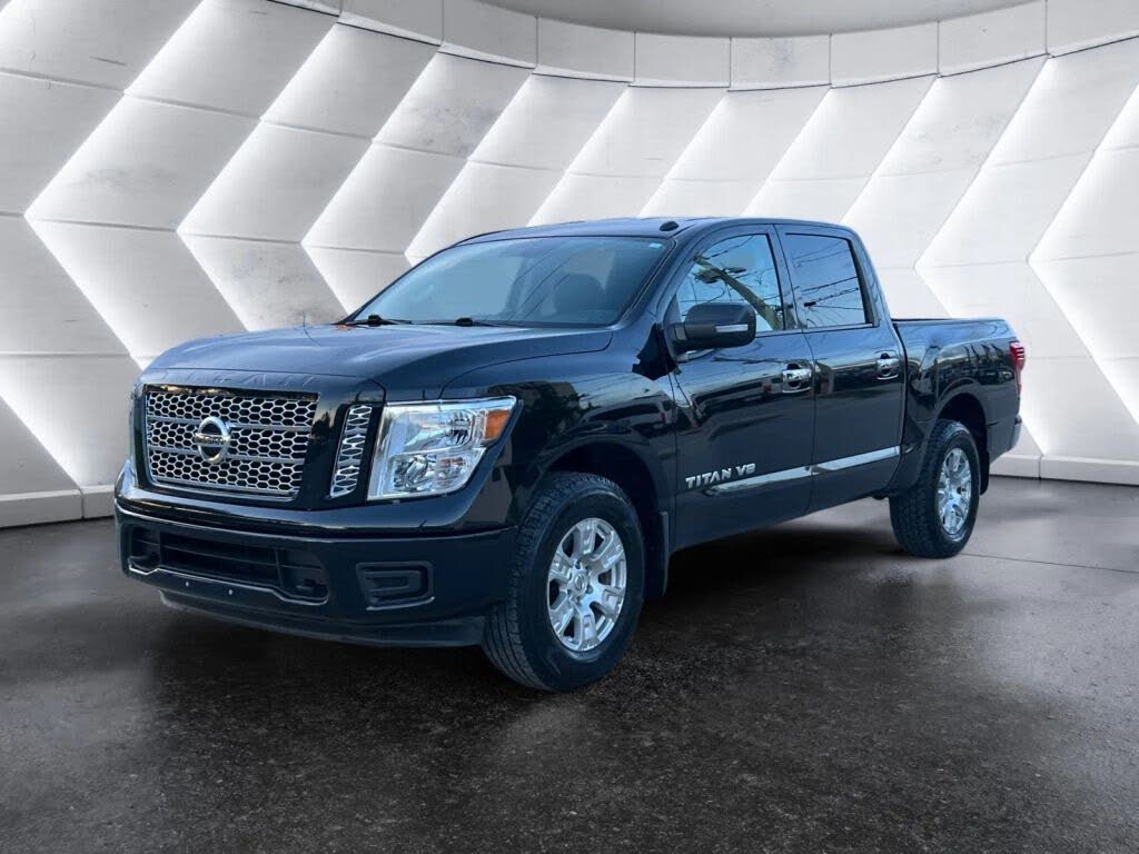 2018 Nissan Titan SV Crew Cab 4WD