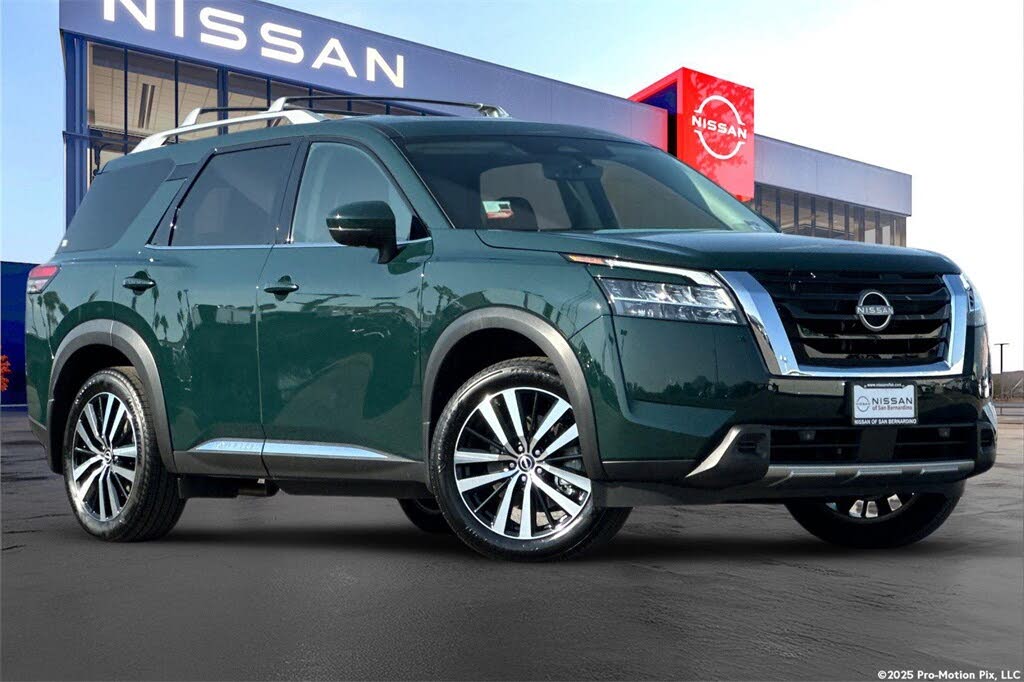 2024 Nissan Pathfinder Platinum FWD