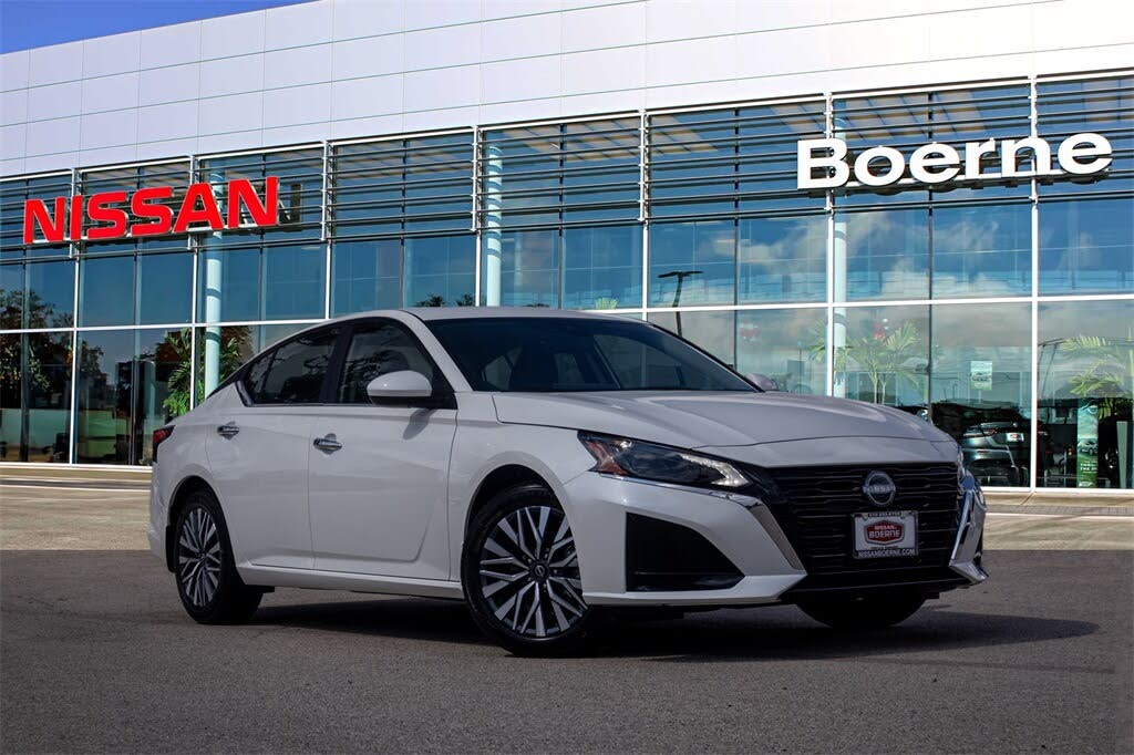 2025 Nissan Altima 2.5 SV FWD