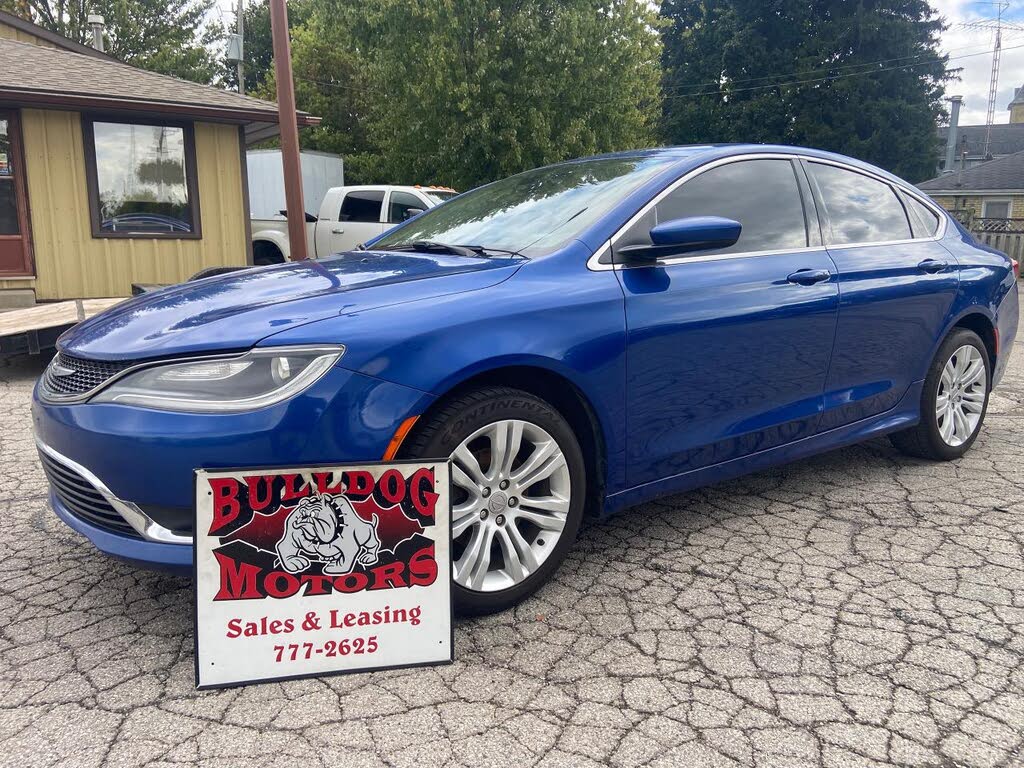 Chrysler 200 Limited Sedan FWD 2015