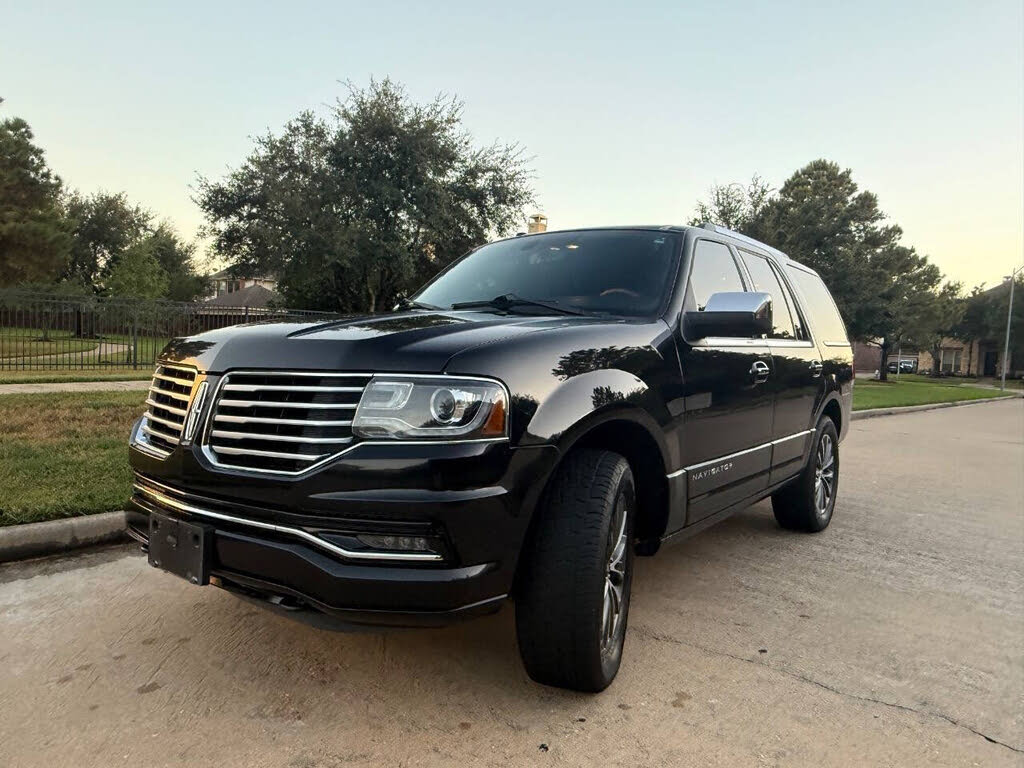 2017 Lincoln Navigator Select RWD