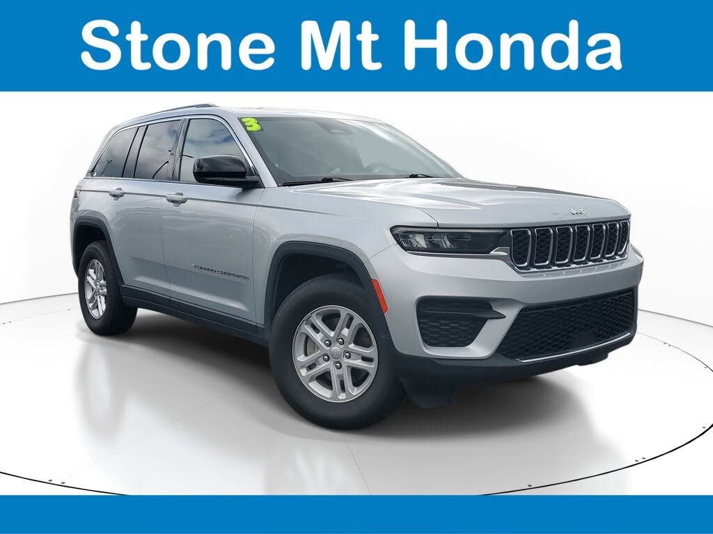 2023 Jeep Grand Cherokee Laredo RWD