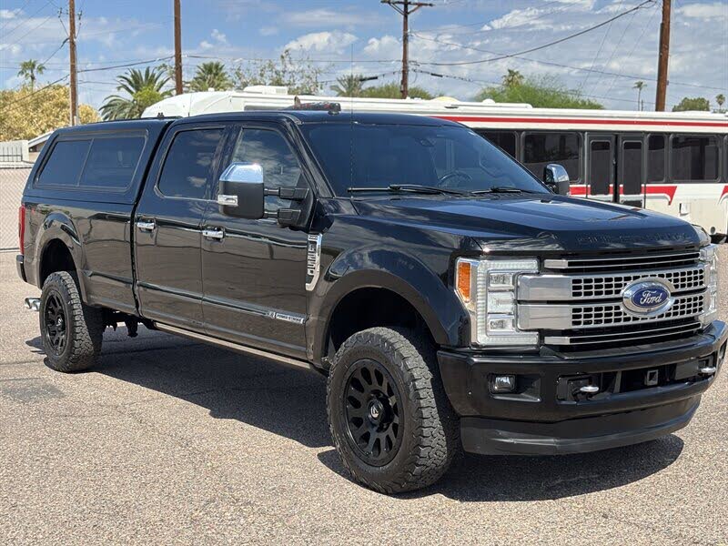 2017 Ford F-250 Super Duty Platinum Crew Cab LB 4WD