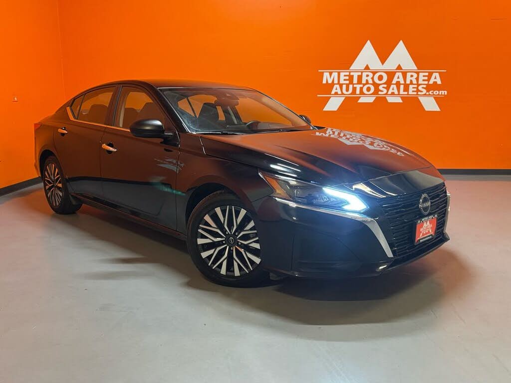 2024 Nissan Altima 2.5 SV FWD