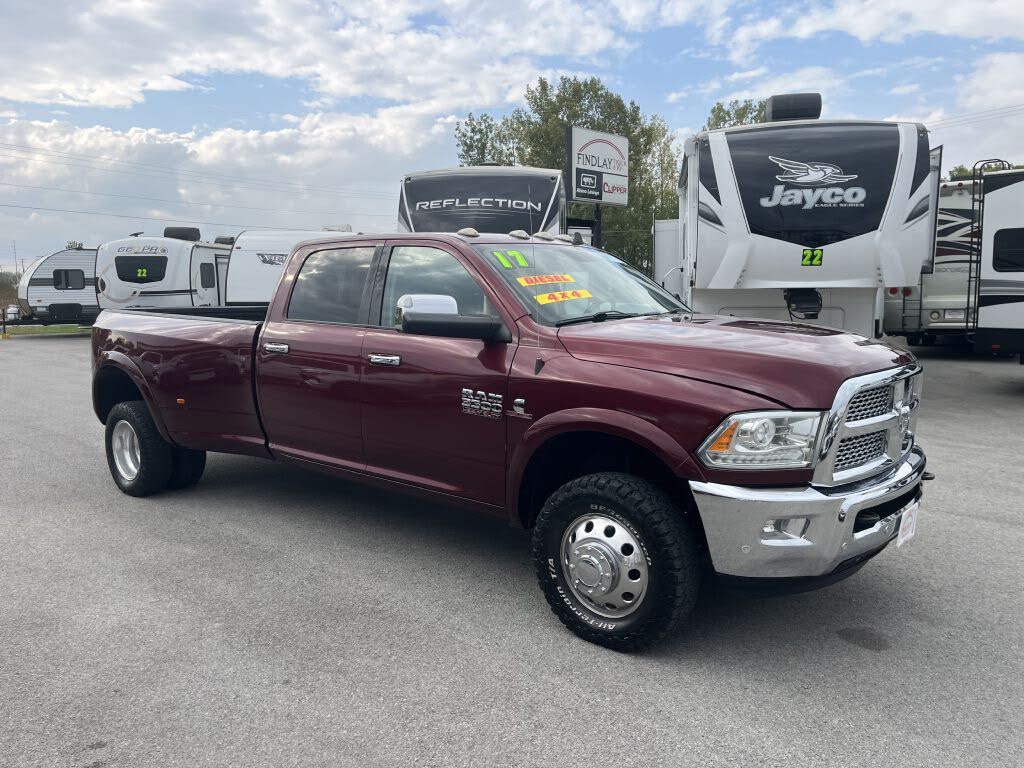 2017 RAM 3500 Laramie Crew Cab LB DRW 4WD