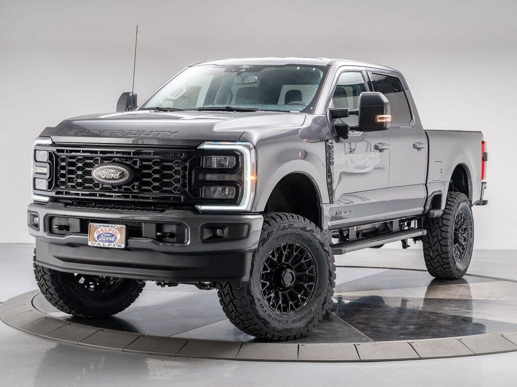 2025 Ford F-250 Super Duty XLT Crew Cab 4WD