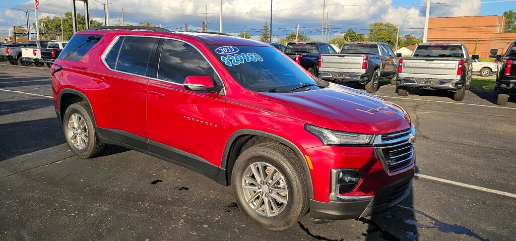 2023 Chevrolet Traverse LT Leather FWD