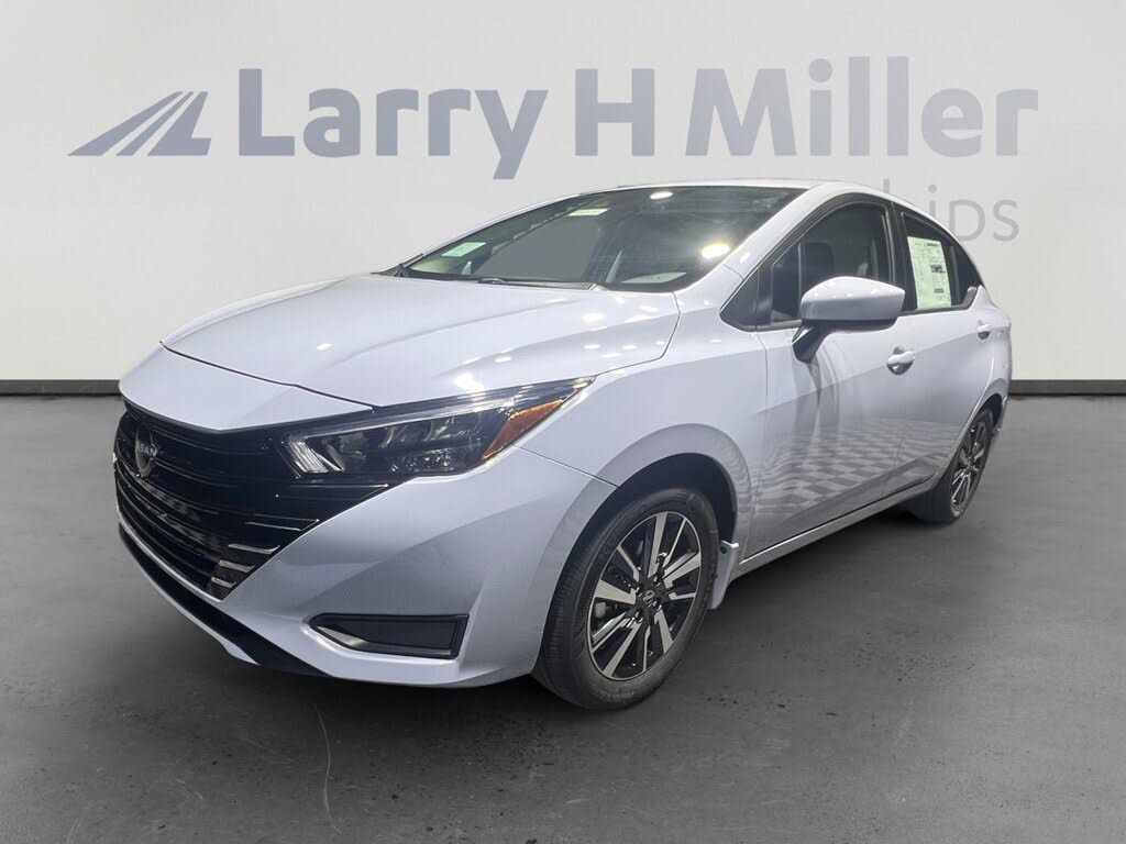 2025 Nissan Versa SV FWD