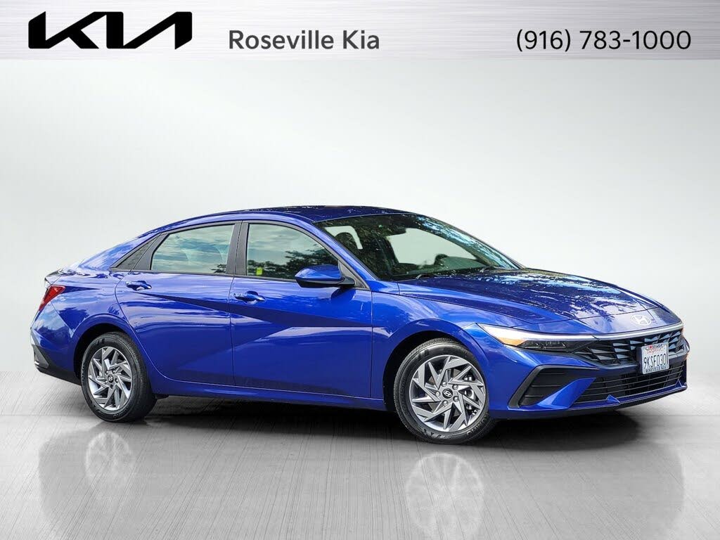 2024 Hyundai Elantra SEL FWD
