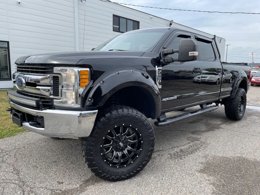 2017 Ford F-250 Super Duty XLT Crew Cab LB 4WD