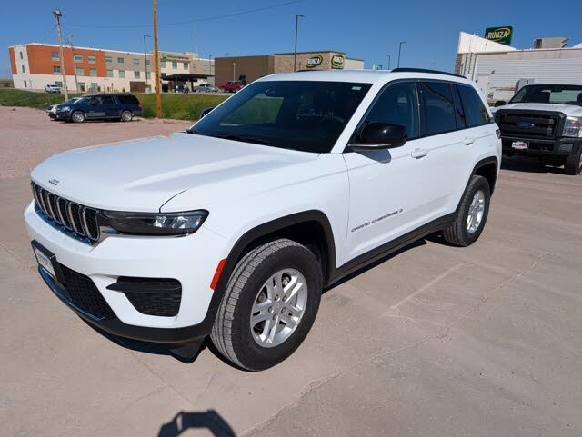 2024 Jeep Grand Cherokee Laredo 4WD