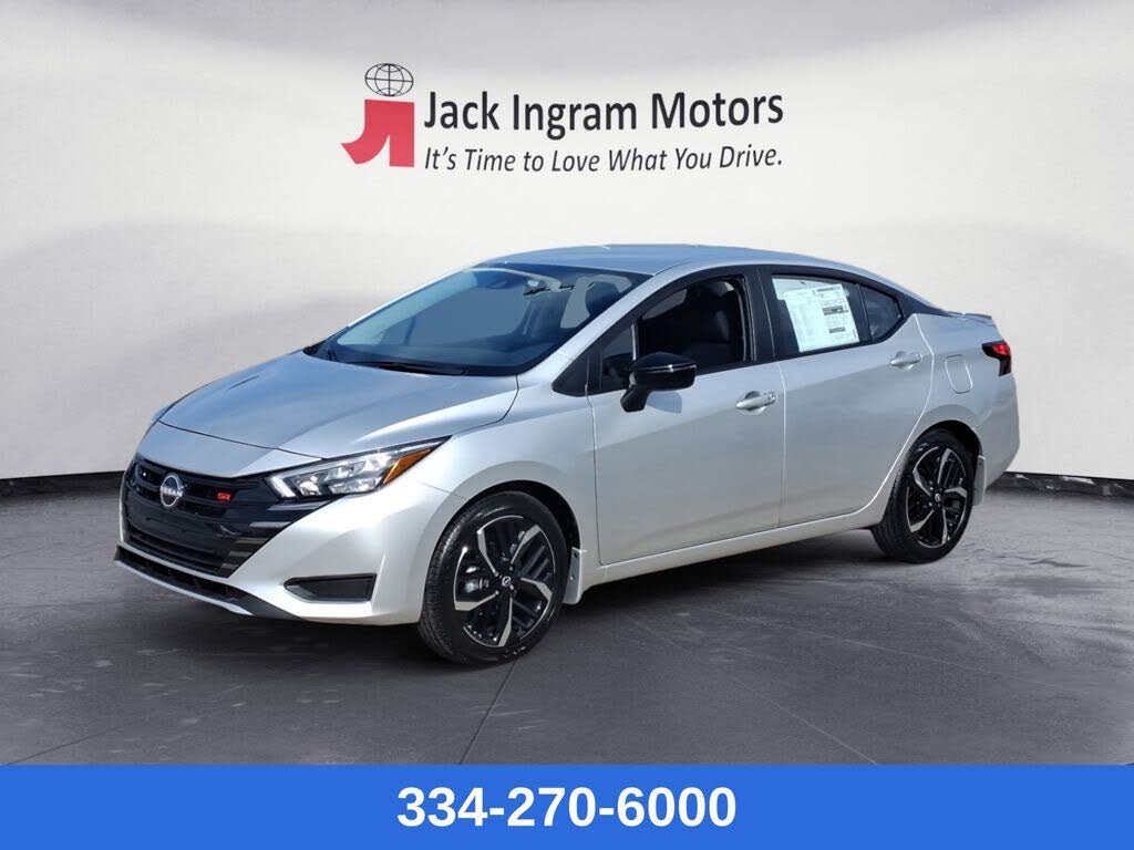 2025 Nissan Versa SR FWD