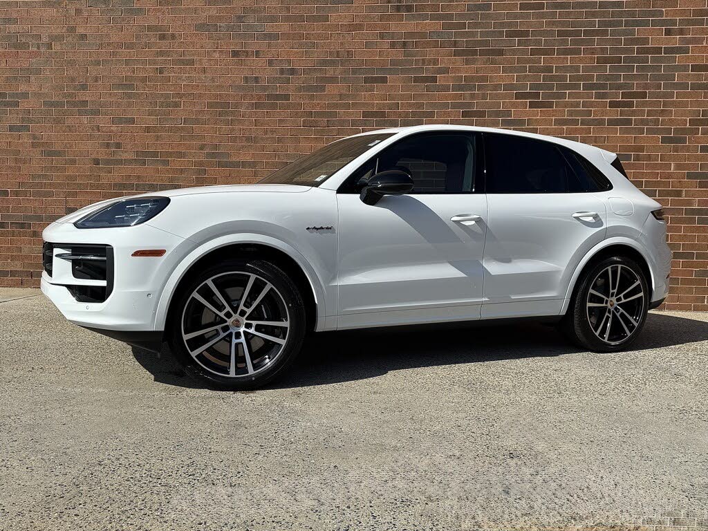 2026 Porsche Cayenne AWD