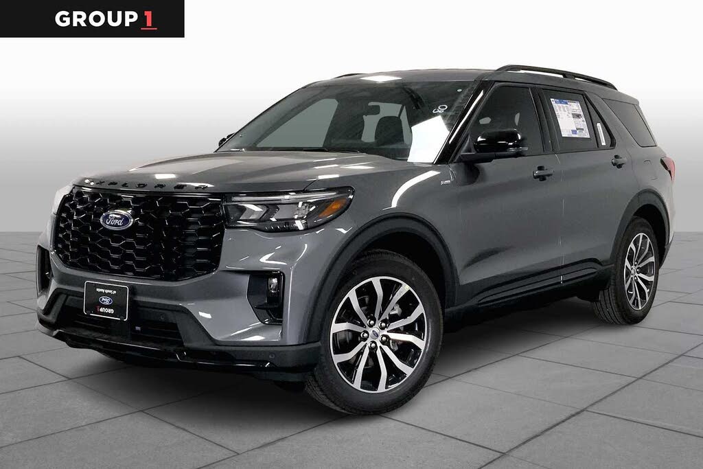 2025 Ford Explorer ST-Line RWD