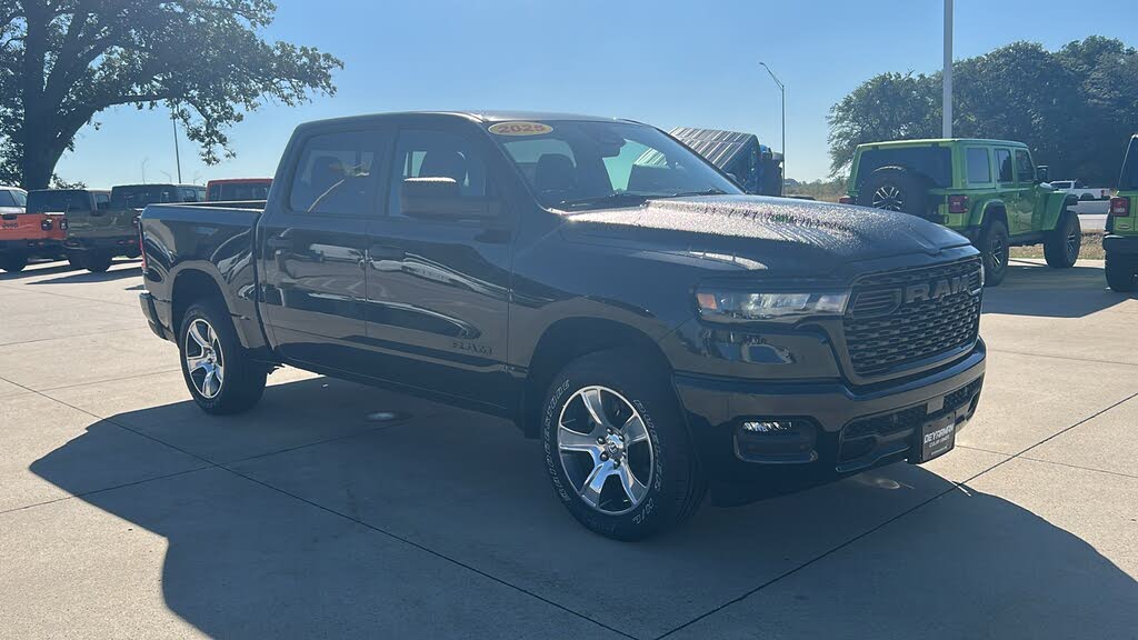 2025 RAM 1500 Tradesman Crew Cab 4WD