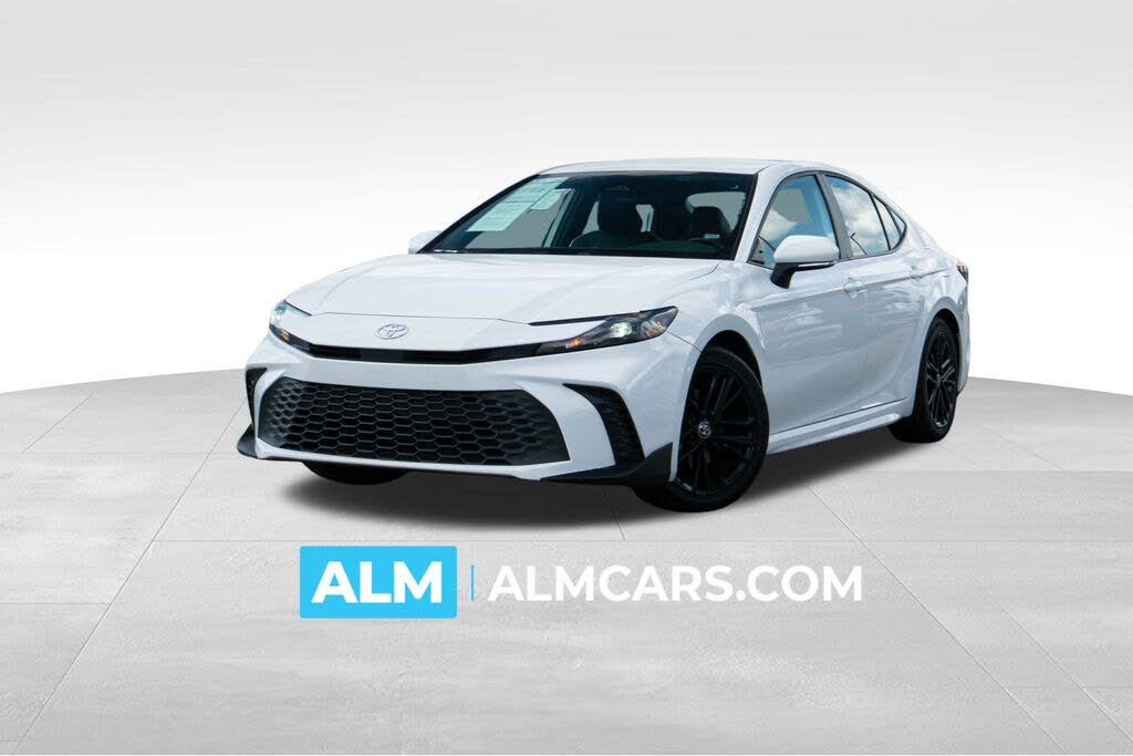 2025 Toyota Camry SE FWD