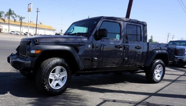 2020 Jeep Gladiator Sport S Crew Cab 4WD
