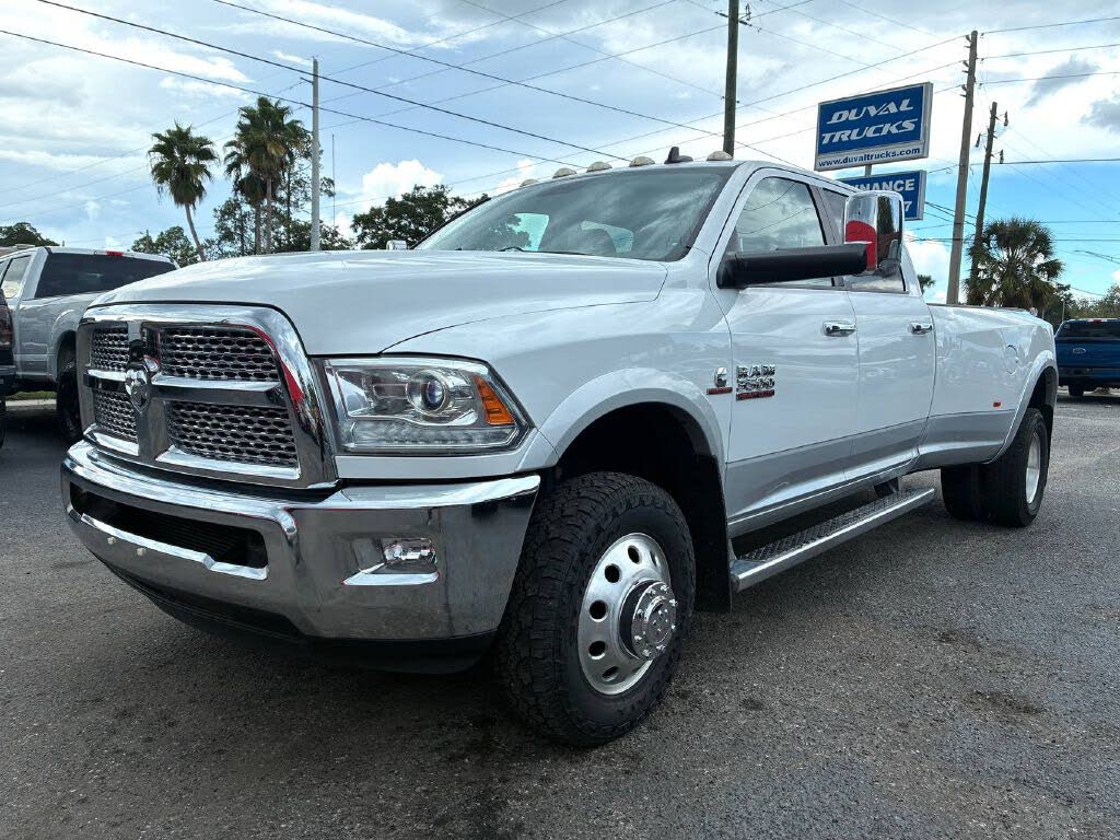 2014 RAM 3500 Laramie Crew Cab LB DRW 4WD