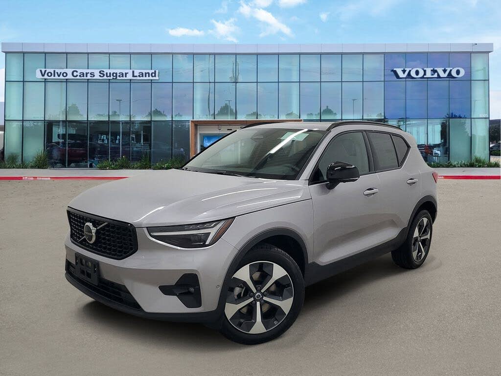 2026 Volvo XC40 B5 Plus AWD