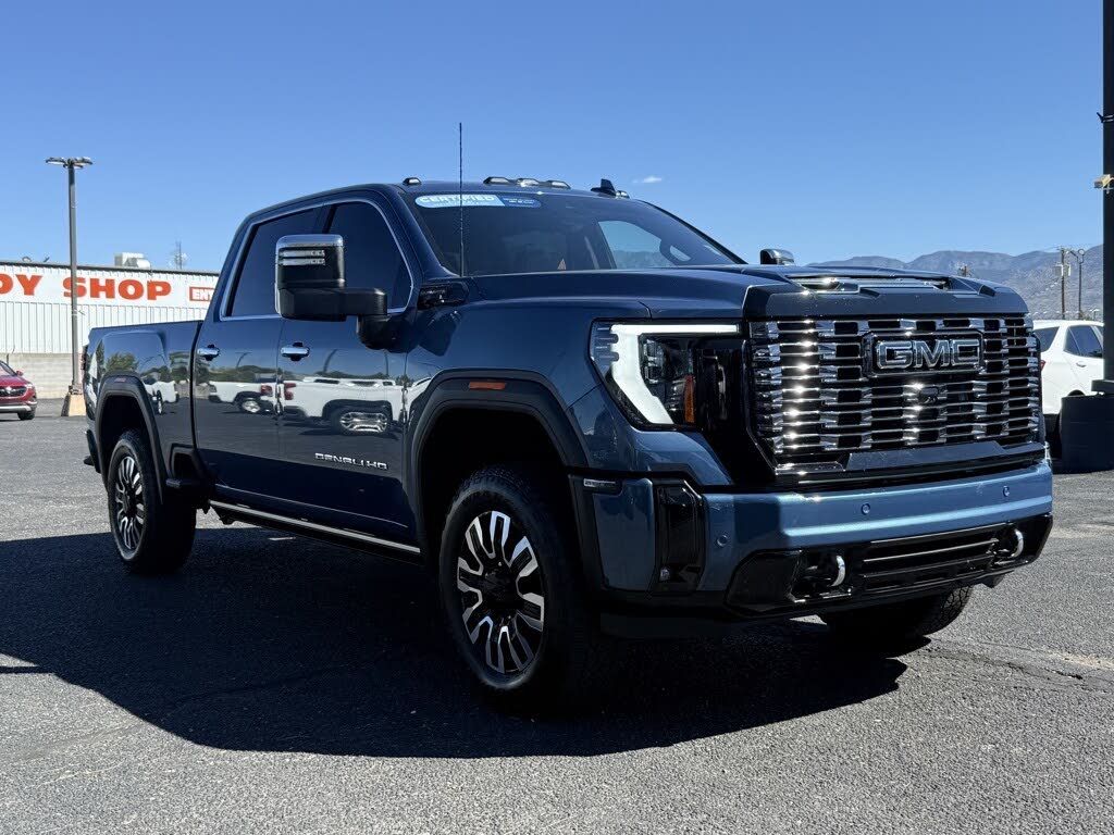 2025 GMC Sierra 2500HD Denali Ultimate Crew Cab 4WD