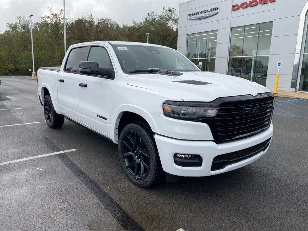 2026 RAM 1500 Laramie Crew Cab 4WD