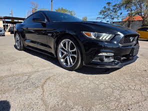 Ford Mustang GT Premium Coupe RWD