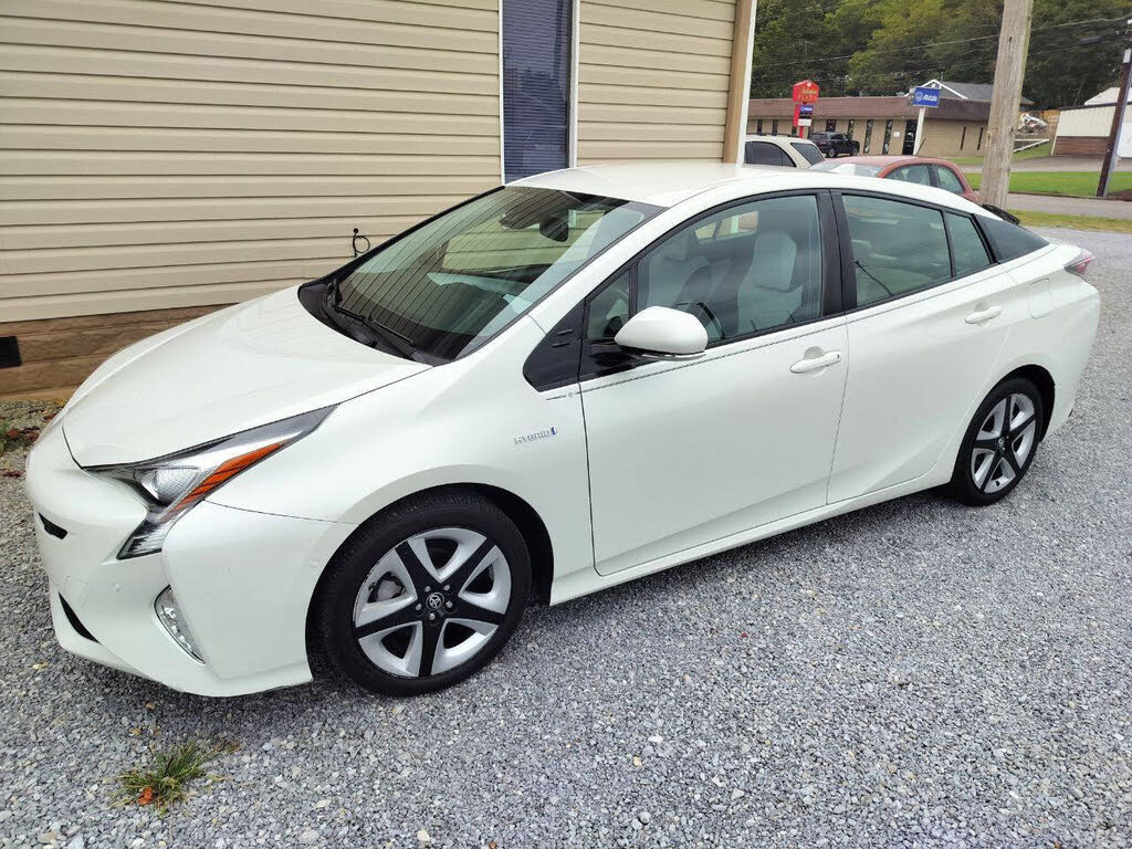 2017 Toyota Prius Four Touring FWD