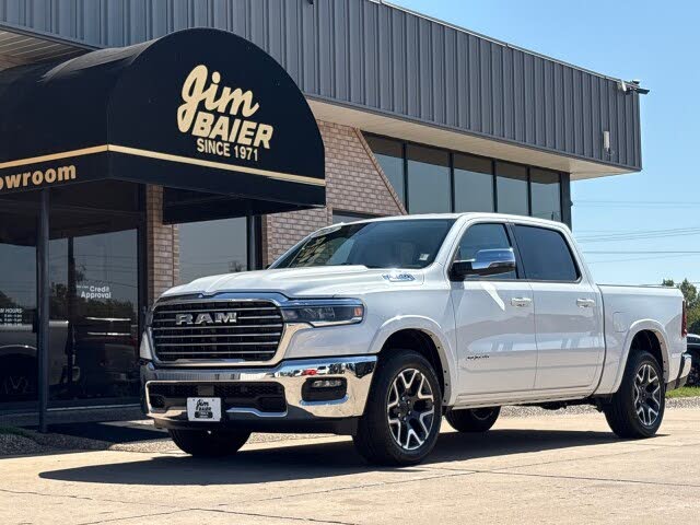 2026 RAM 1500 Laramie Crew Cab 4WD