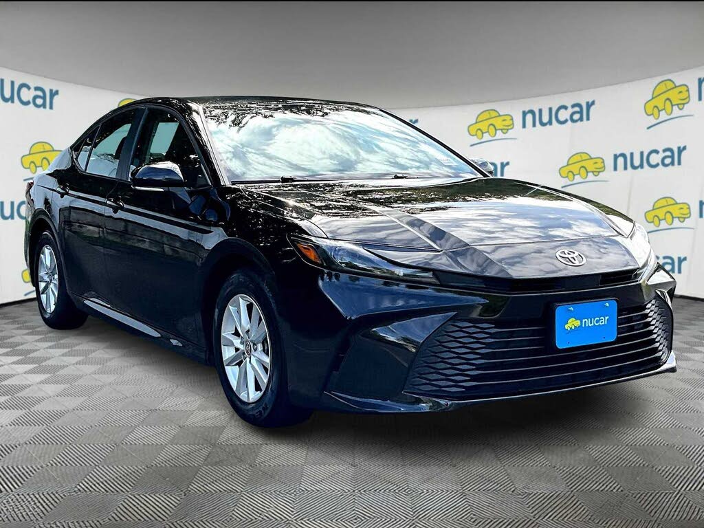 2025 Toyota Camry LE FWD