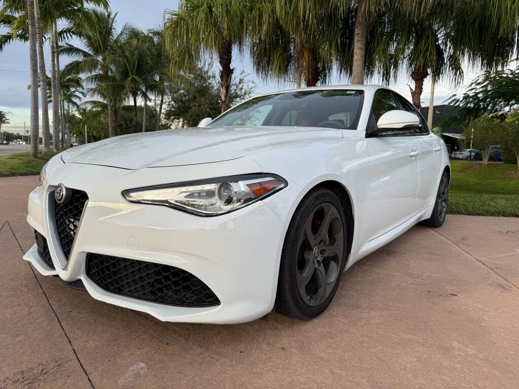 2019 Alfa Romeo Giulia Sport RWD