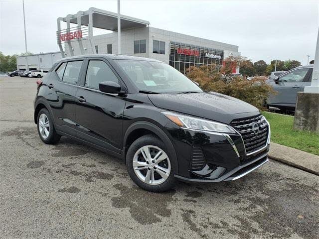 2025 Nissan Kicks Play S FWD