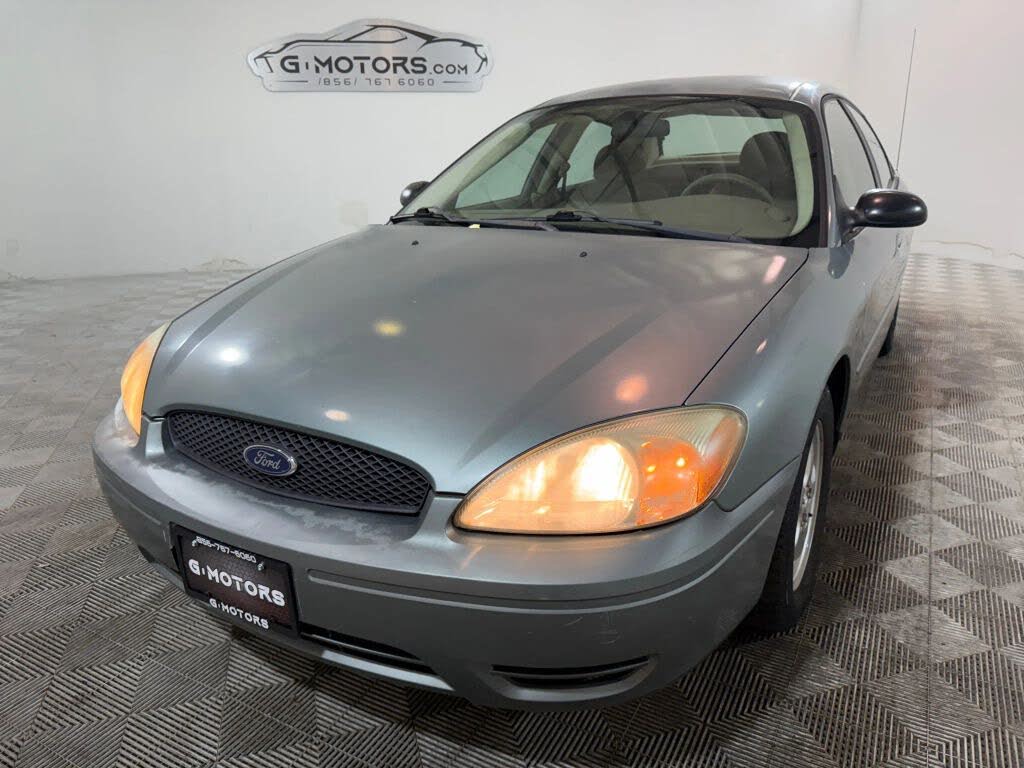 2005 Ford Taurus SE
