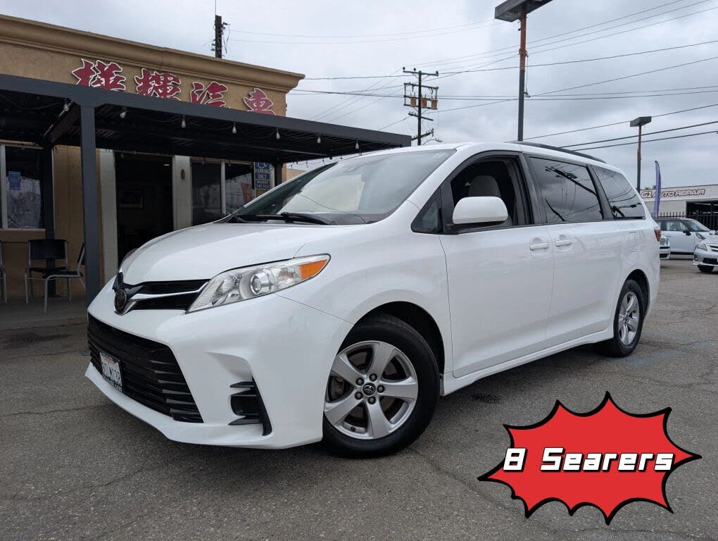 2018 Toyota Sienna LE 7-Passenger FWD with Auto-Access Seat