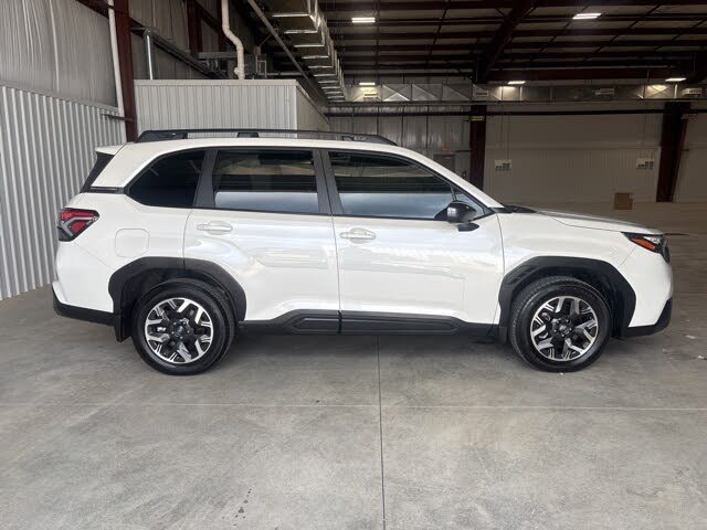 2025 Subaru Forester Premium Crossover AWD