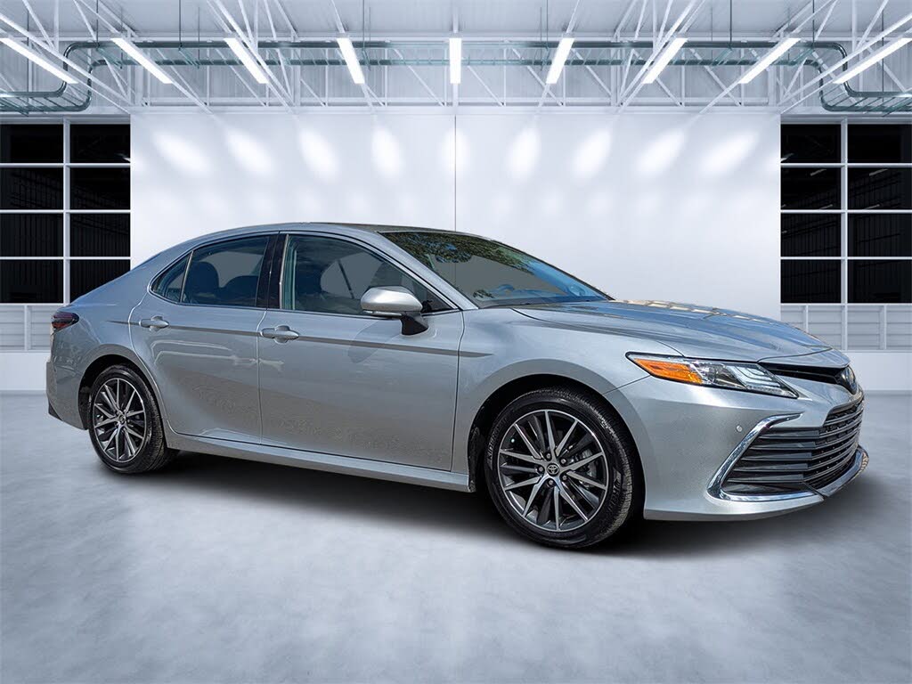 2024 Toyota Camry Hybrid XLE FWD