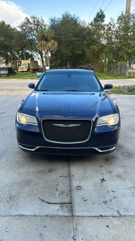 2015 Chrysler 300 Limited RWD