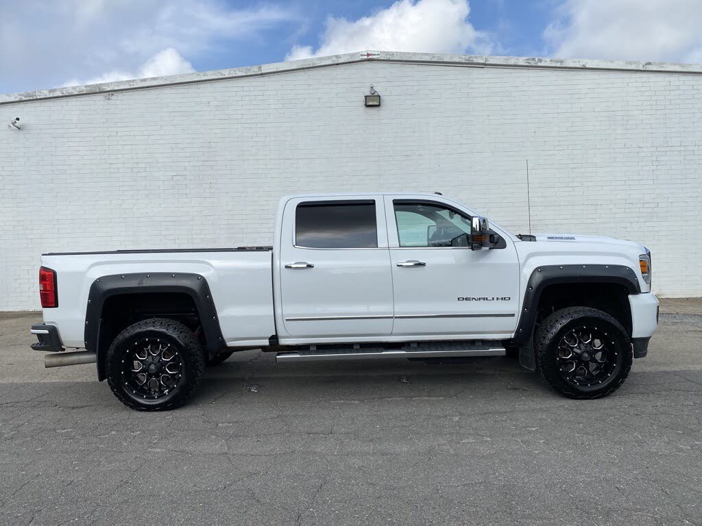2019 GMC Sierra 2500HD Denali Crew Cab 4WD