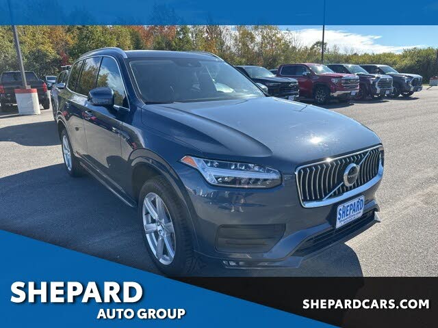 2022 Volvo XC90 T6 Momentum 6-Passenger AWD