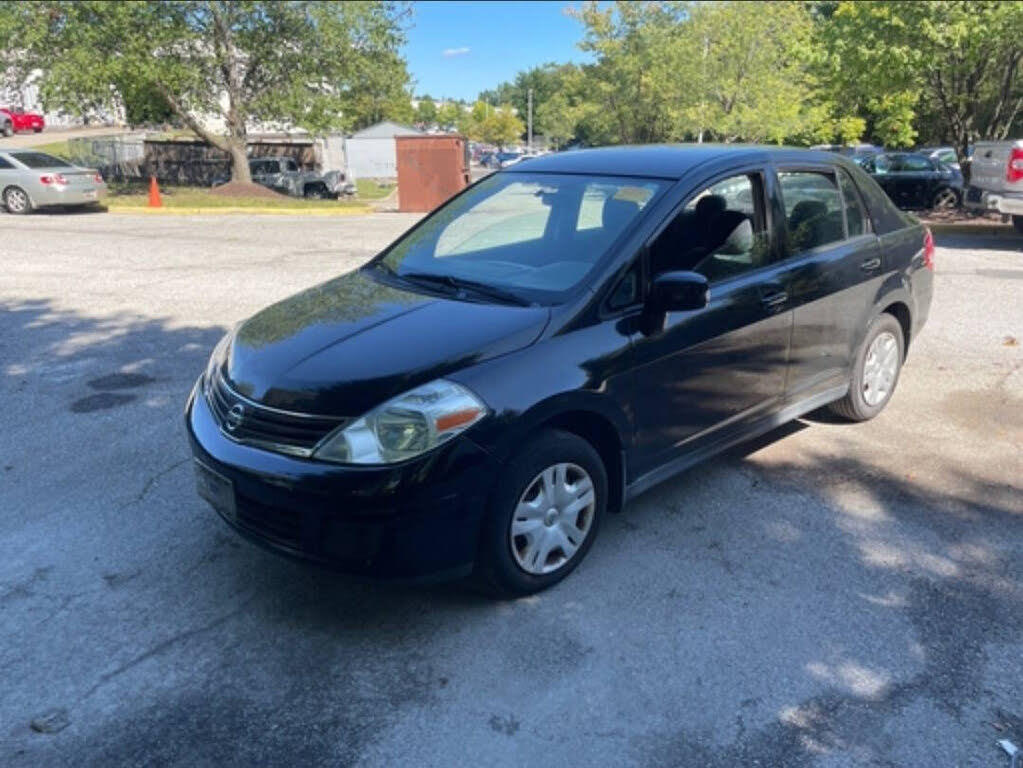 2011 Nissan Versa 1.8 SL