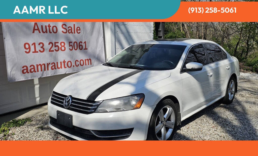 2013 Volkswagen Passat SE with Sunroof and Nav