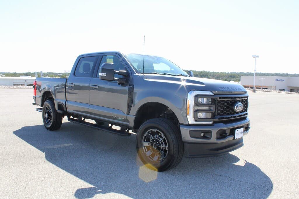 2023 Ford F-250 Super Duty Lariat Crew Cab 4WD