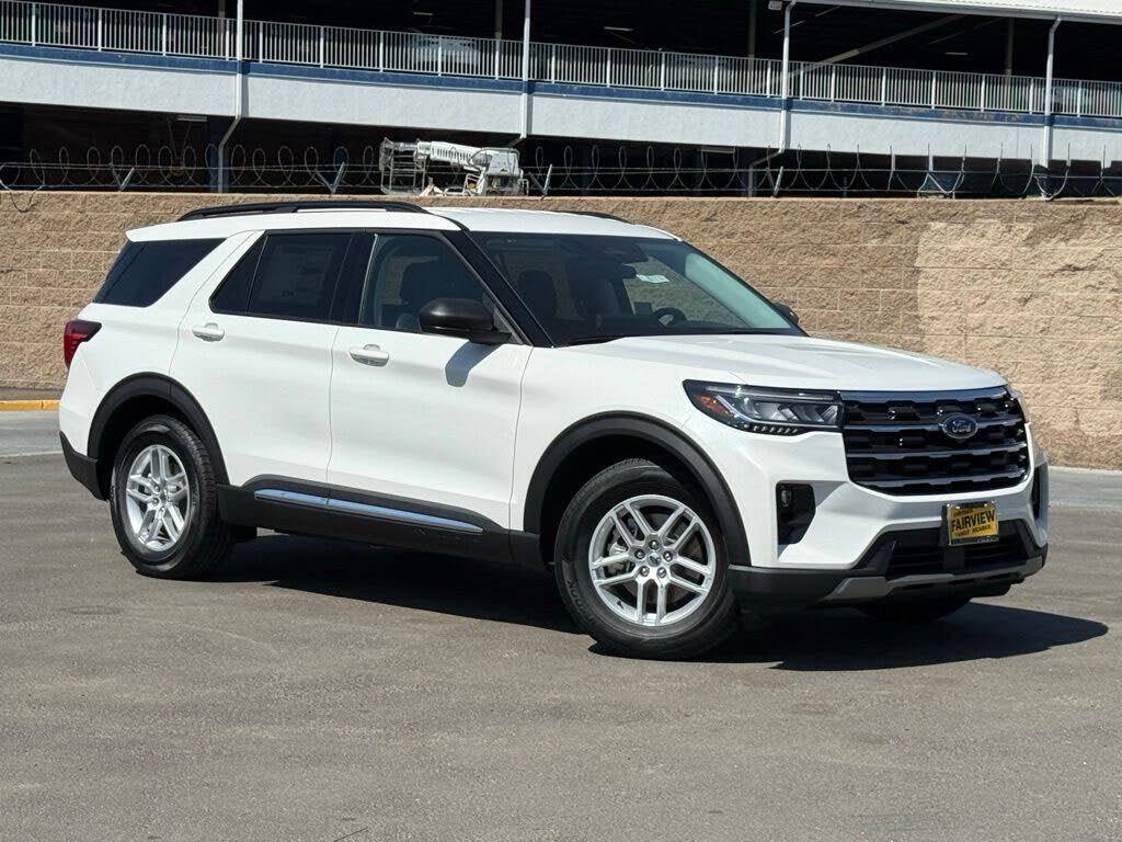 2025 Ford Explorer Active RWD