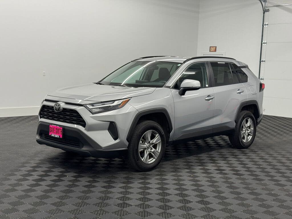 2024 Toyota RAV4 XLE FWD