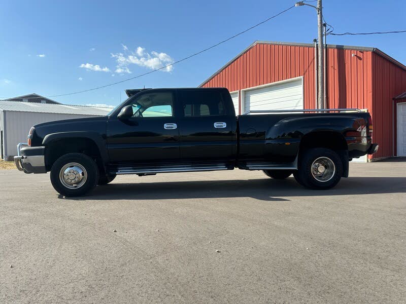 2004 Chevrolet Silverado 3500 Work Truck Crew Cab LB DRW 4WD