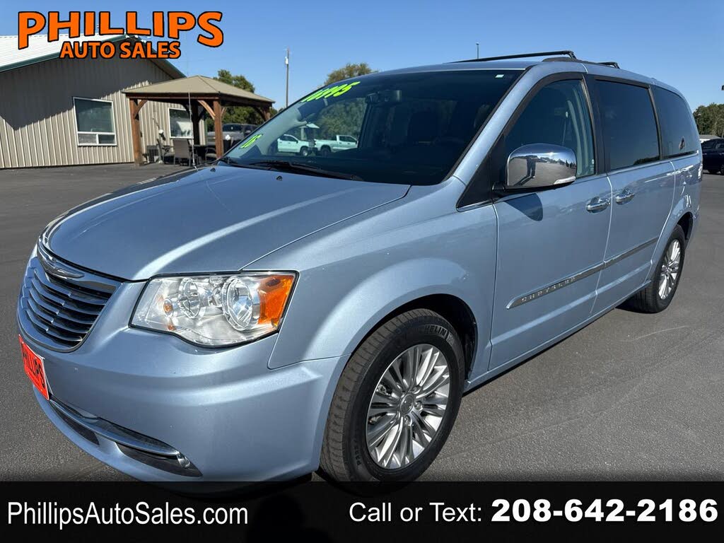 2016 Chrysler Town & Country Touring-L FWD