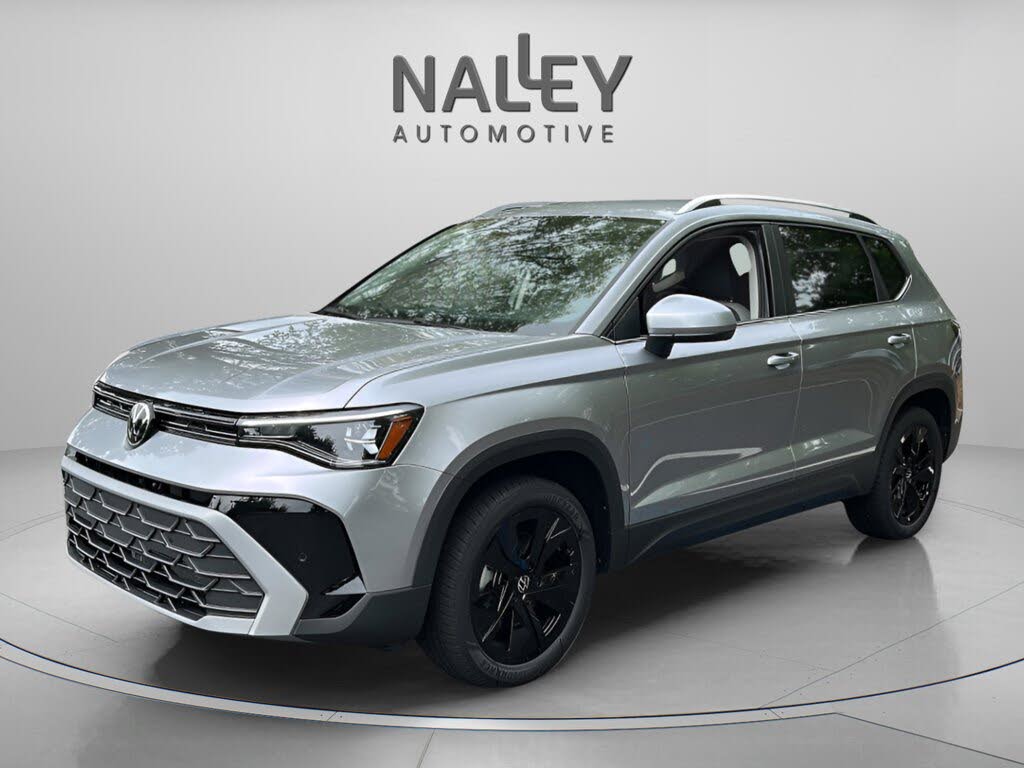 2025 Volkswagen Taos SE FWD