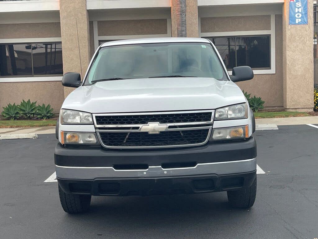 2006 Chevrolet Silverado 2500HD Work Truck Regular Cab LB RWD